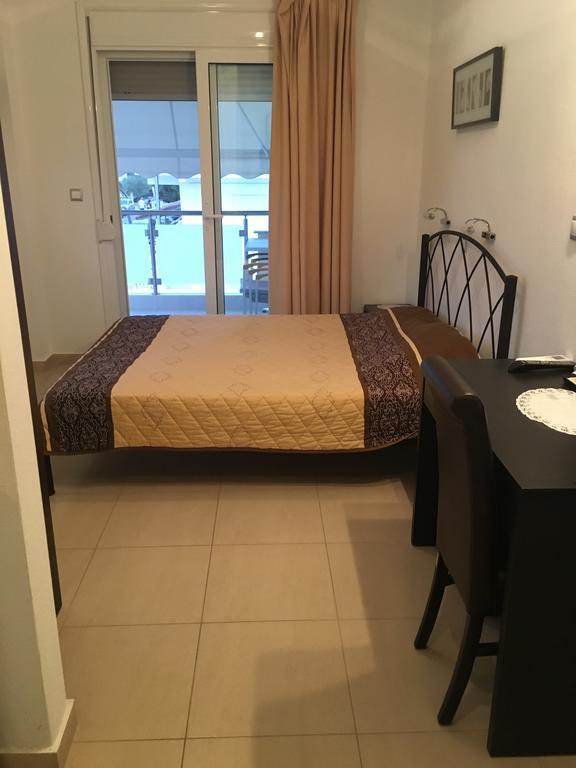 Vicky Rooms Paralia Dionysiou Exterior photo