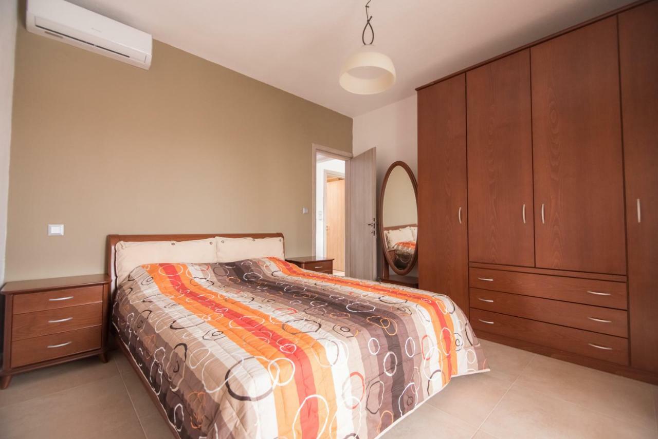 Vicky Rooms Paralia Dionysiou Exterior photo