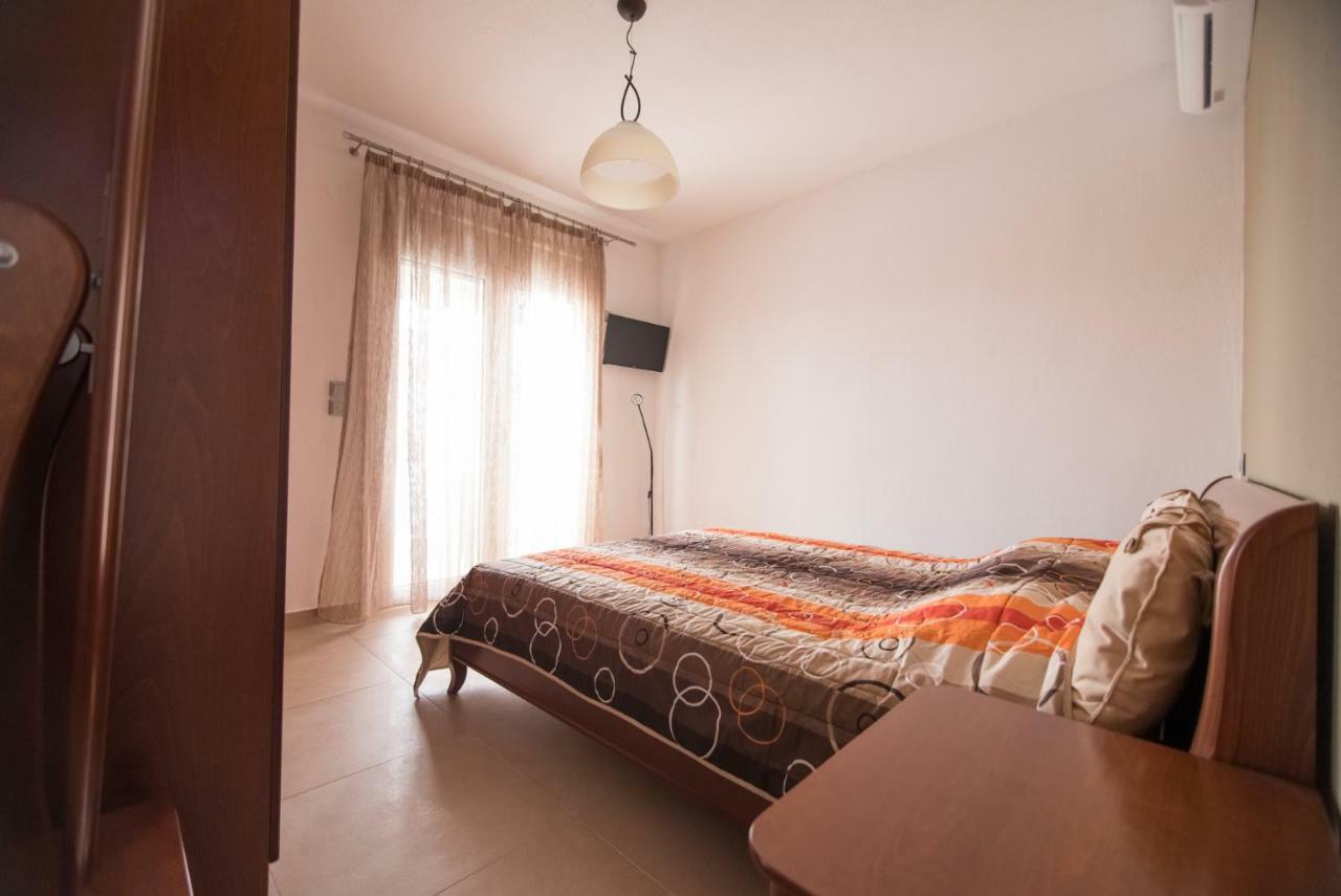 Vicky Rooms Paralia Dionysiou Exterior photo