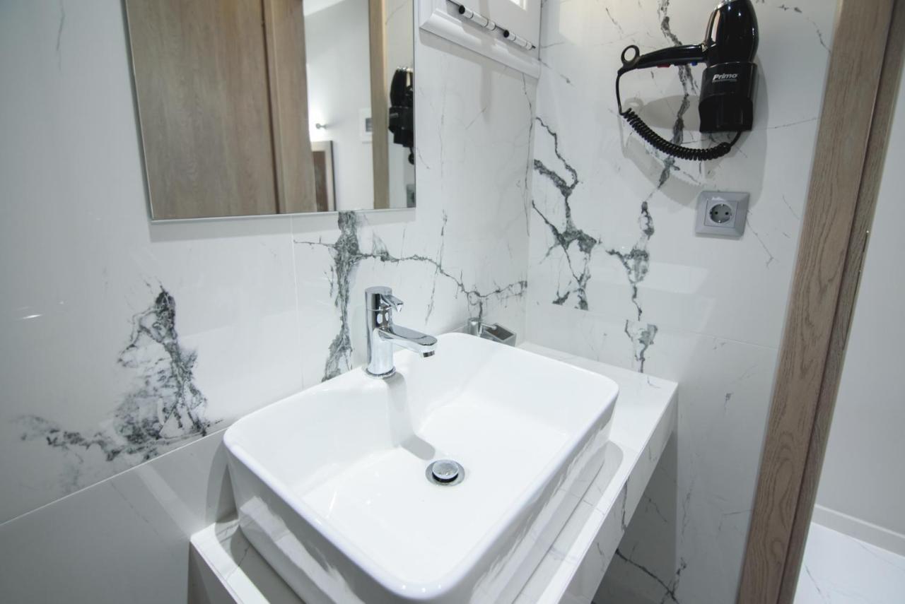 Vicky Rooms Paralia Dionysiou Exterior photo