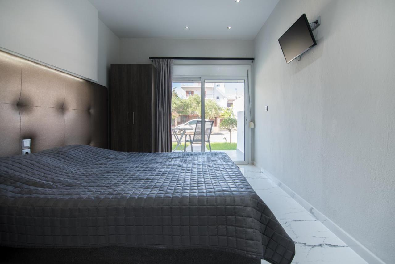 Vicky Rooms Paralia Dionysiou Exterior photo