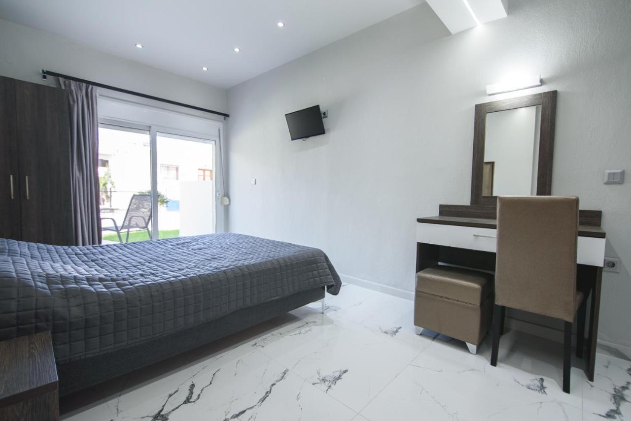 Vicky Rooms Paralia Dionysiou Exterior photo